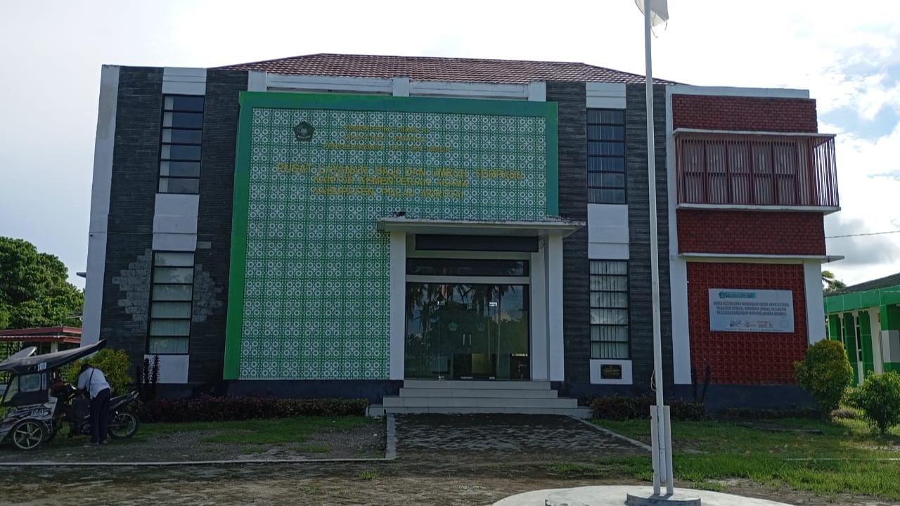 Penyerahan Sertifikat Halal untuk UMKM Lokal