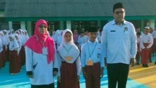 Pemantauan Ujian Madrasah Perdana di MIN 2 Morotai oleh Kasi Pendis