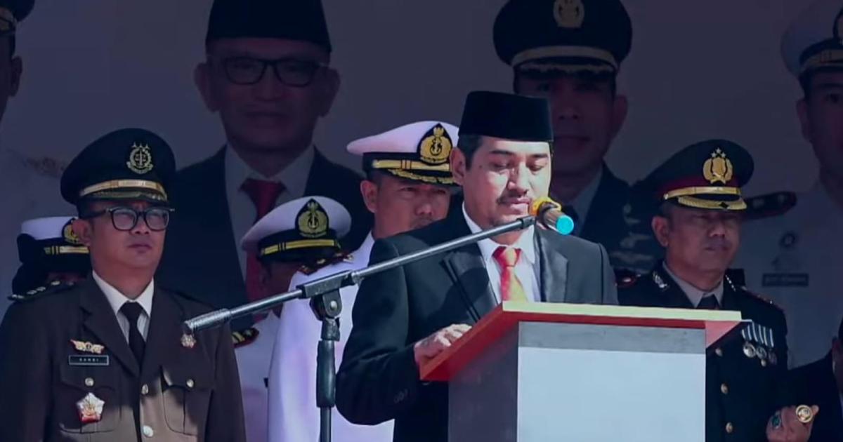 Kepala Kemenag Morotai Pimpin Doa di Upacara HUT ke-80 RI