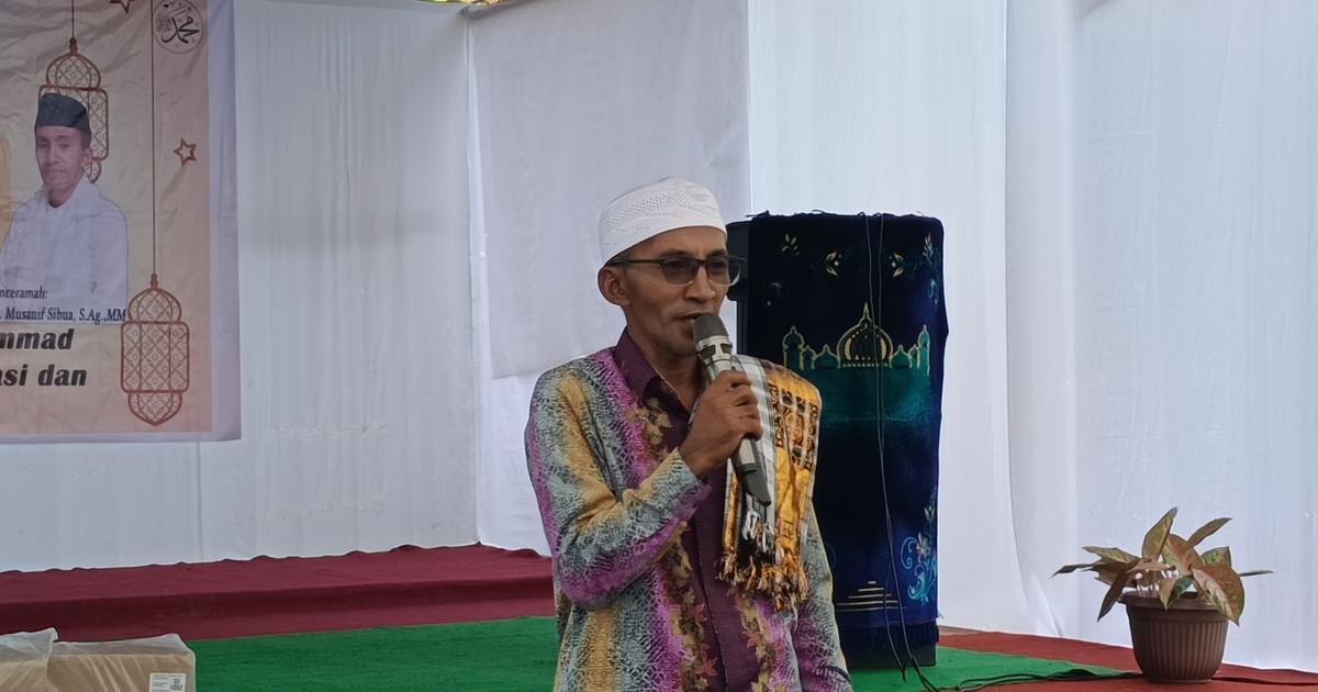 Pelantikan OSIM dan Wakaf Al-Qur’an Warnai Peringatan Maulid Nabi di MTsN 2 Morotai